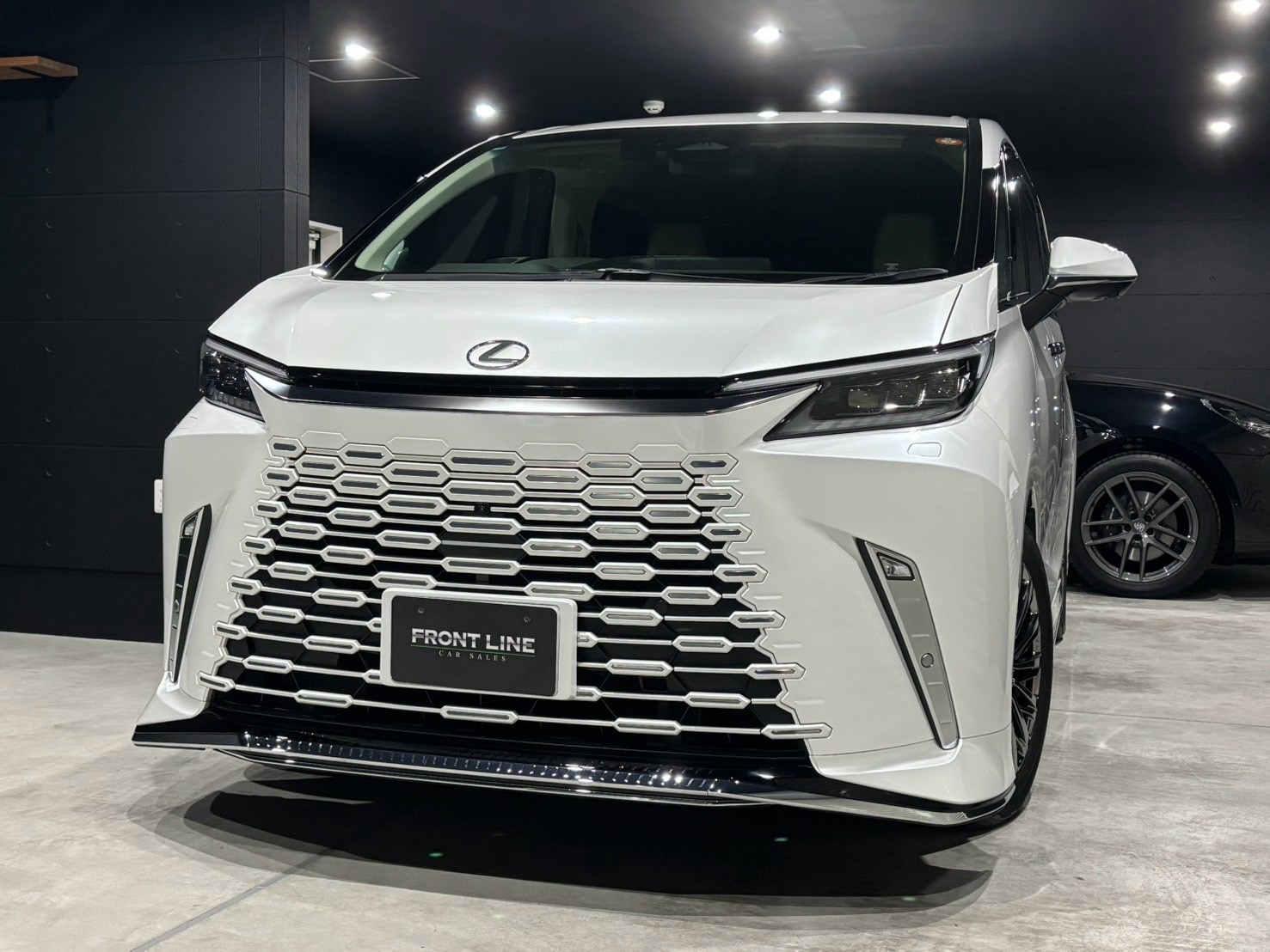 LEXUS　LM500ｈ version L AWD